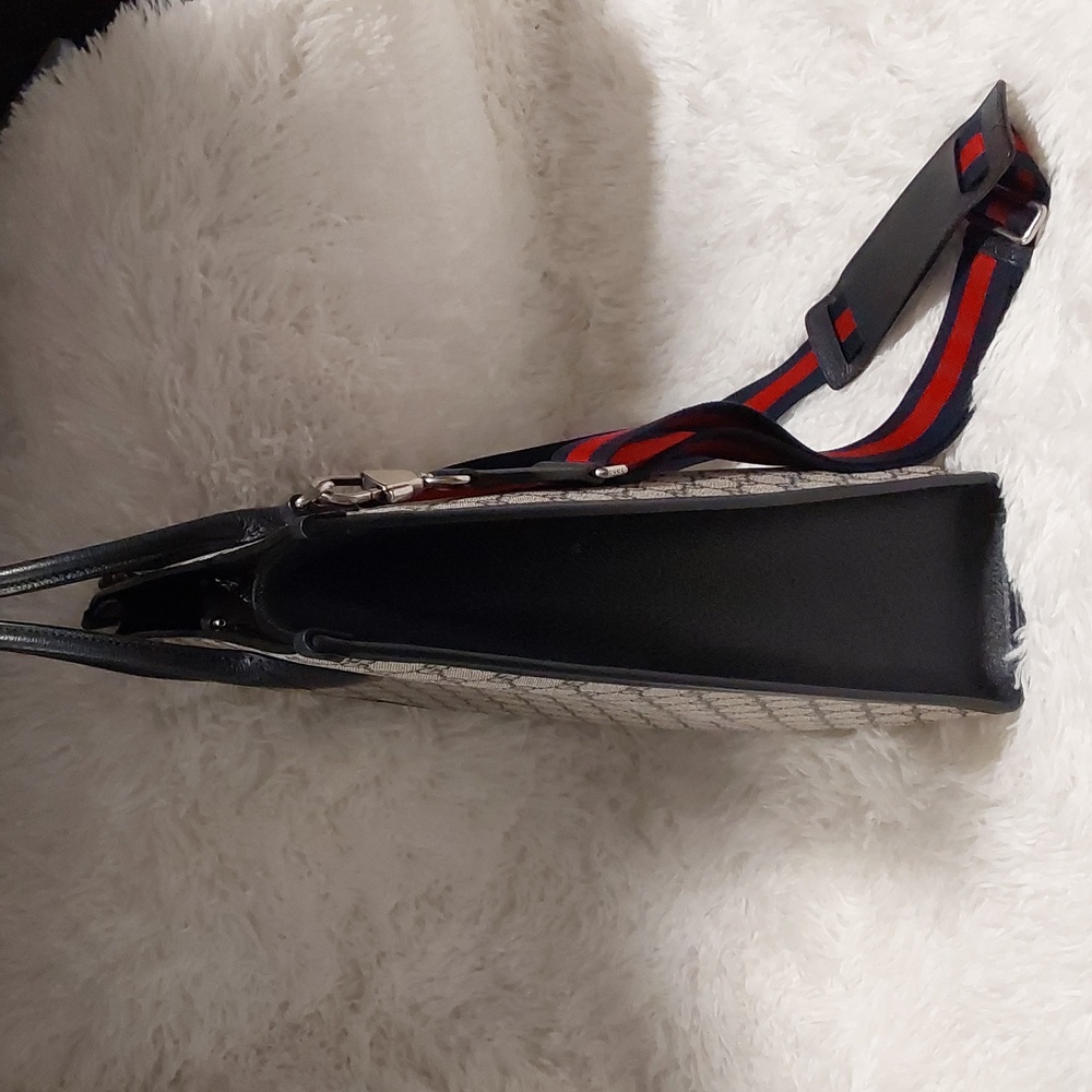 Authentic! Gucci Gg Interlocking Large Leather To… - image 3